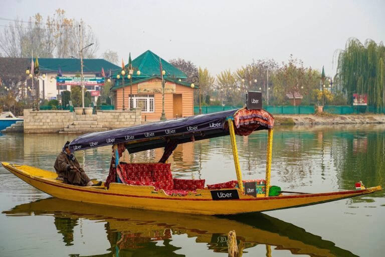 Uber Launches Uber Shikara Service on Dal Lake to Enhance Tourism and Support Local Economy